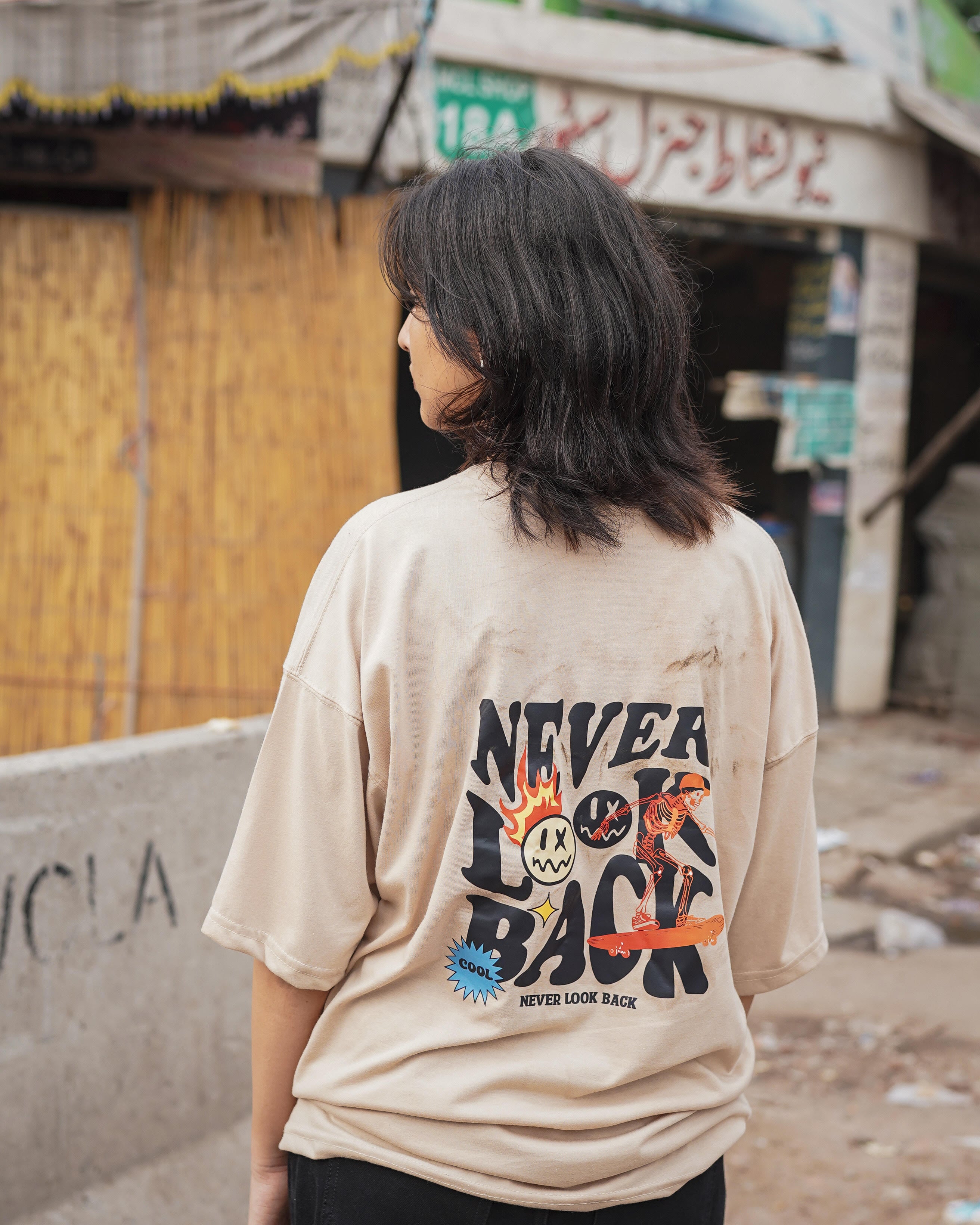 Never Look Back Oversized T-Shirt - TeeDrobe